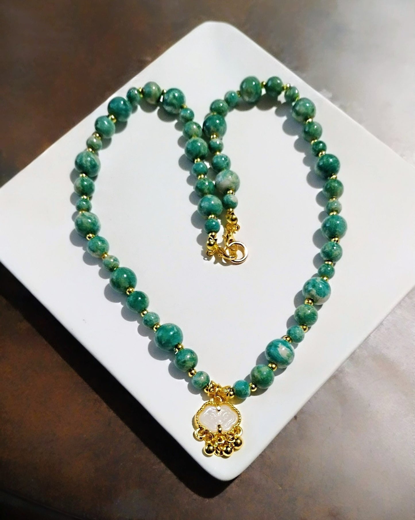 Pretty green marble necklace