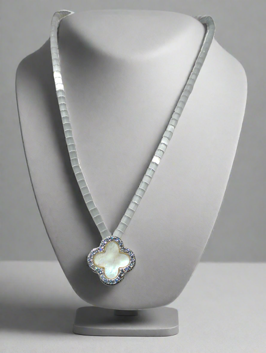 Gorgeous white clover necklace