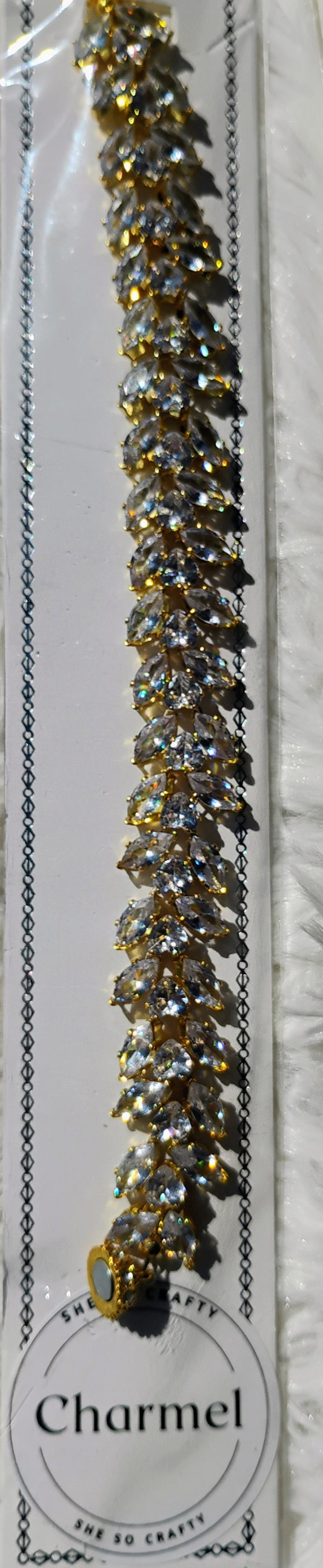 Gorgeous rhinestone bracelet with magnetic closure