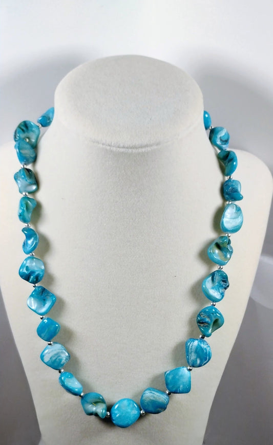 Absolutely beautiful shell necklace