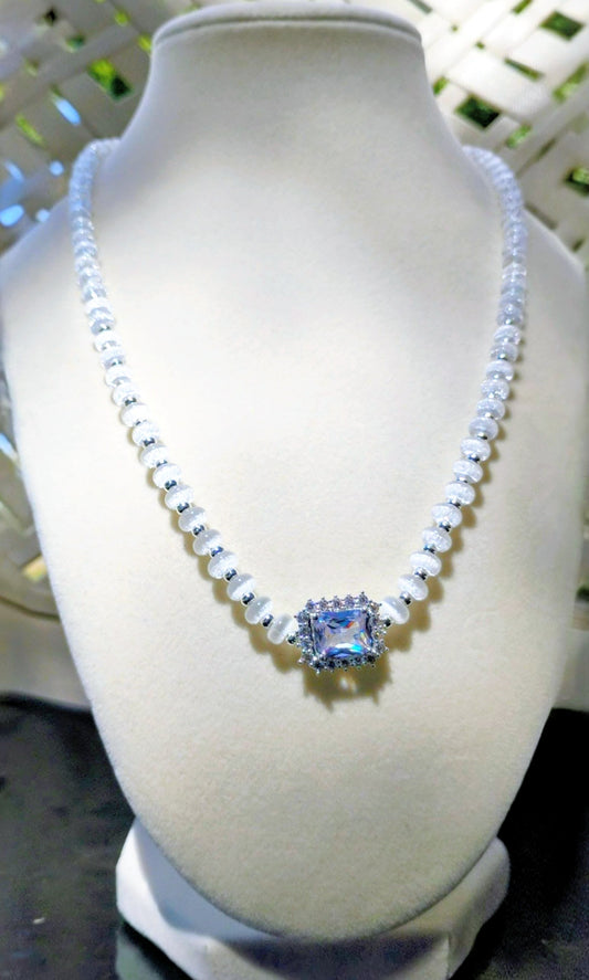Pretty white beaded cat eye necklace