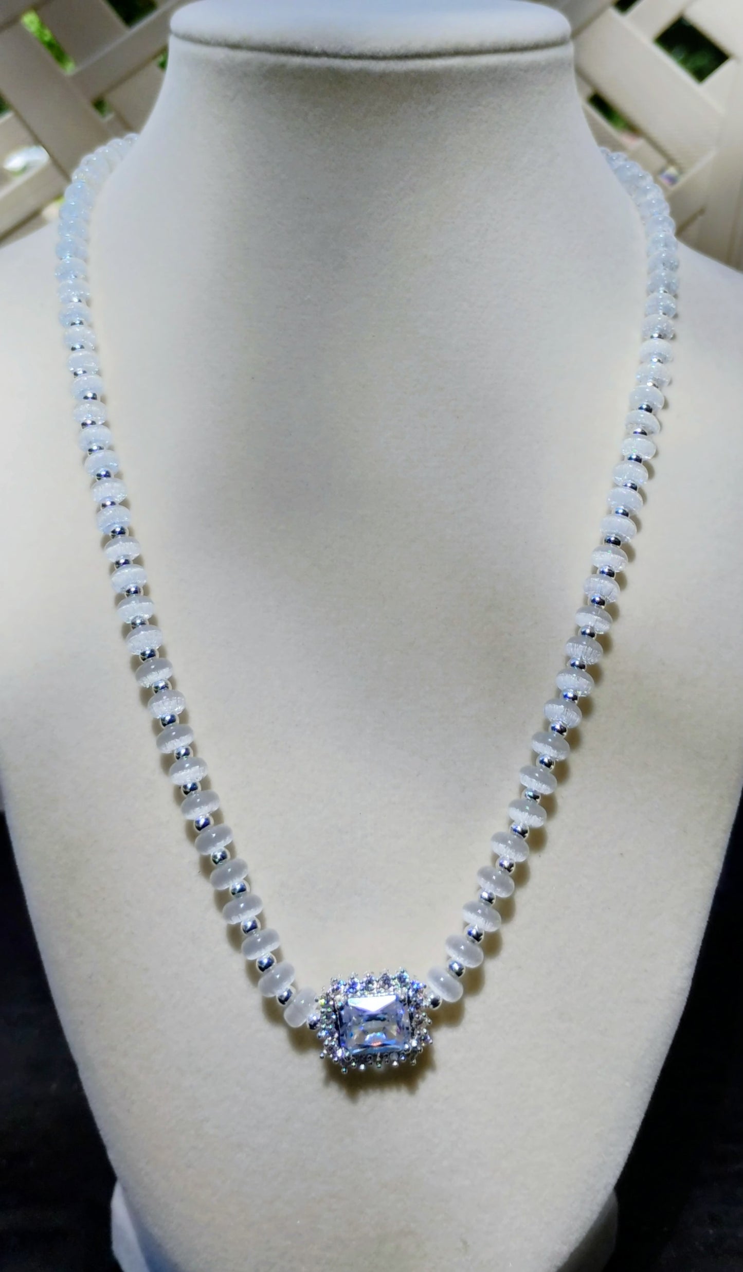 Pretty white beaded cat eye necklace